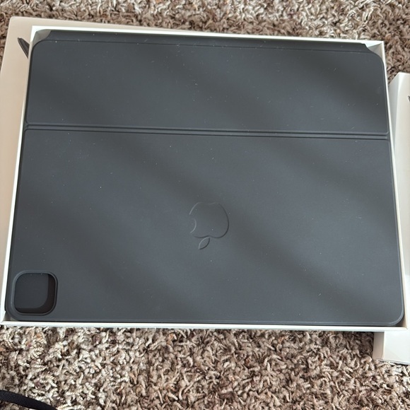 Apple Magic Keyboard for 12.9" iPad Pro 3rd 4th 5th 6th Gen - Black - MJQK3LL/A - Picture 4 of 6